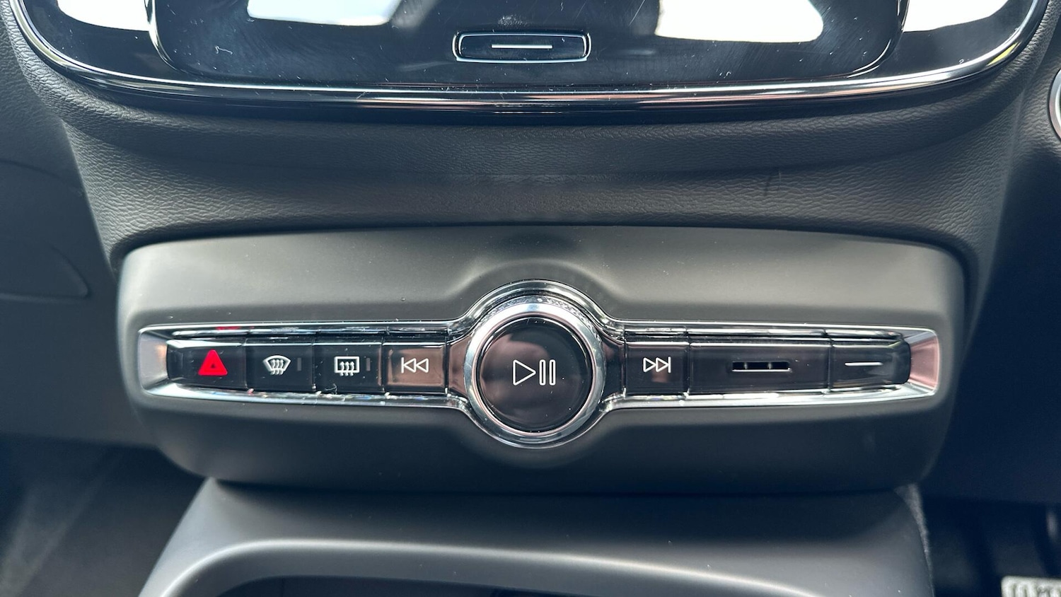 Used Volvo XC40 2025 for sale - 77040849: Photo 28