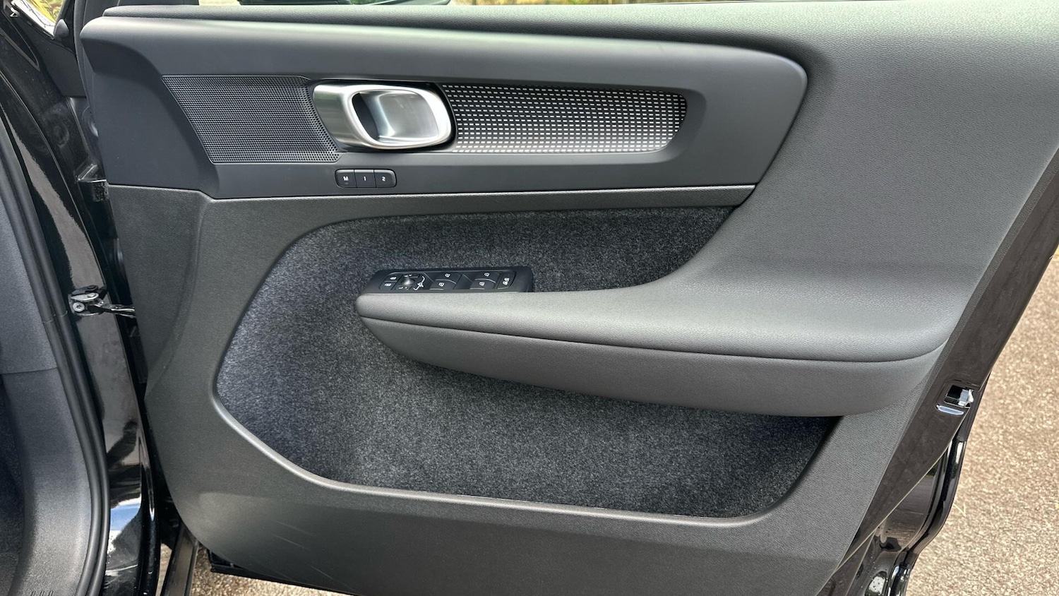 Used Volvo XC40 2025 for sale - 77040849: Photo 29