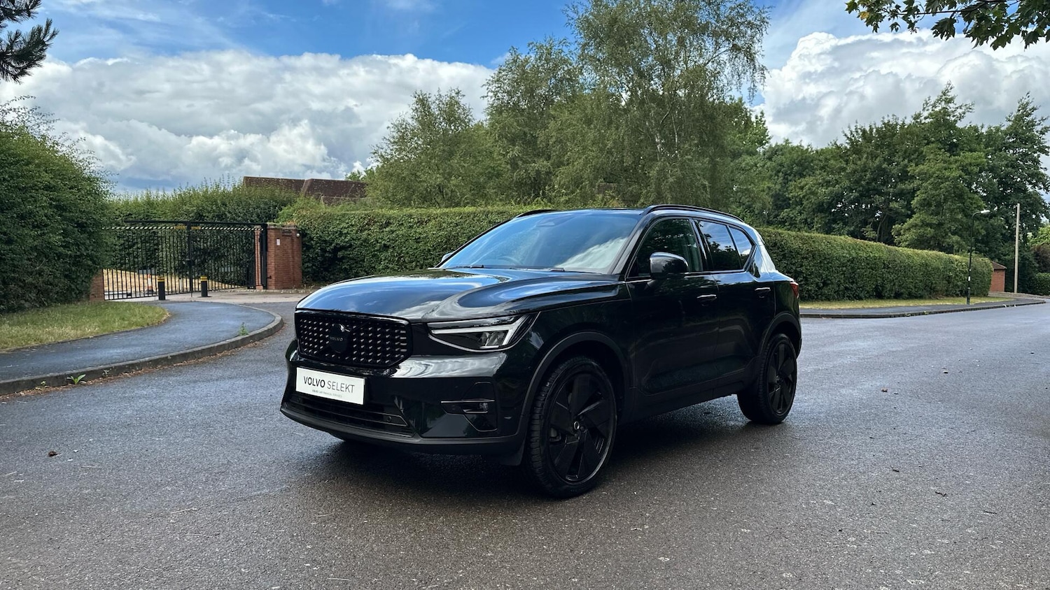 Used Volvo XC40 2025 for sale - 77040849: Photo 3