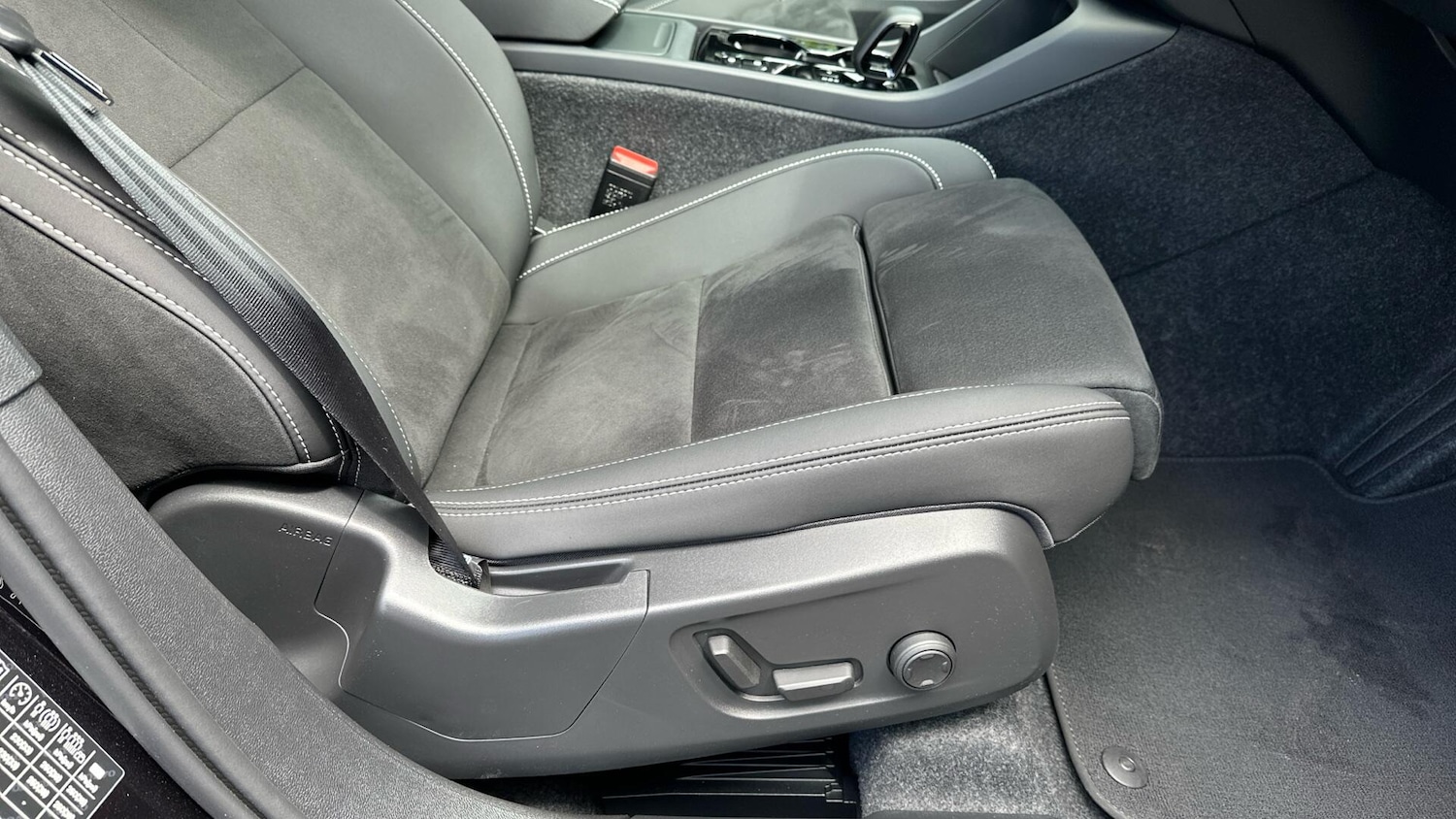 Used Volvo XC40 2025 for sale - 77040849: Photo 45