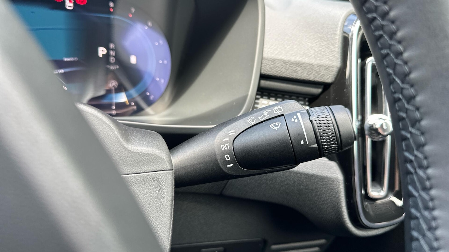 Used Volvo XC40 2025 for sale - 77040849: Photo 46