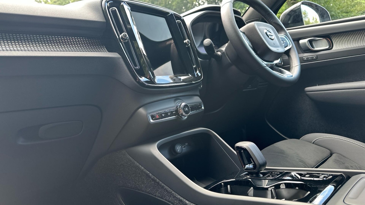 Used Volvo XC40 2025 for sale - 77040849: Photo 49