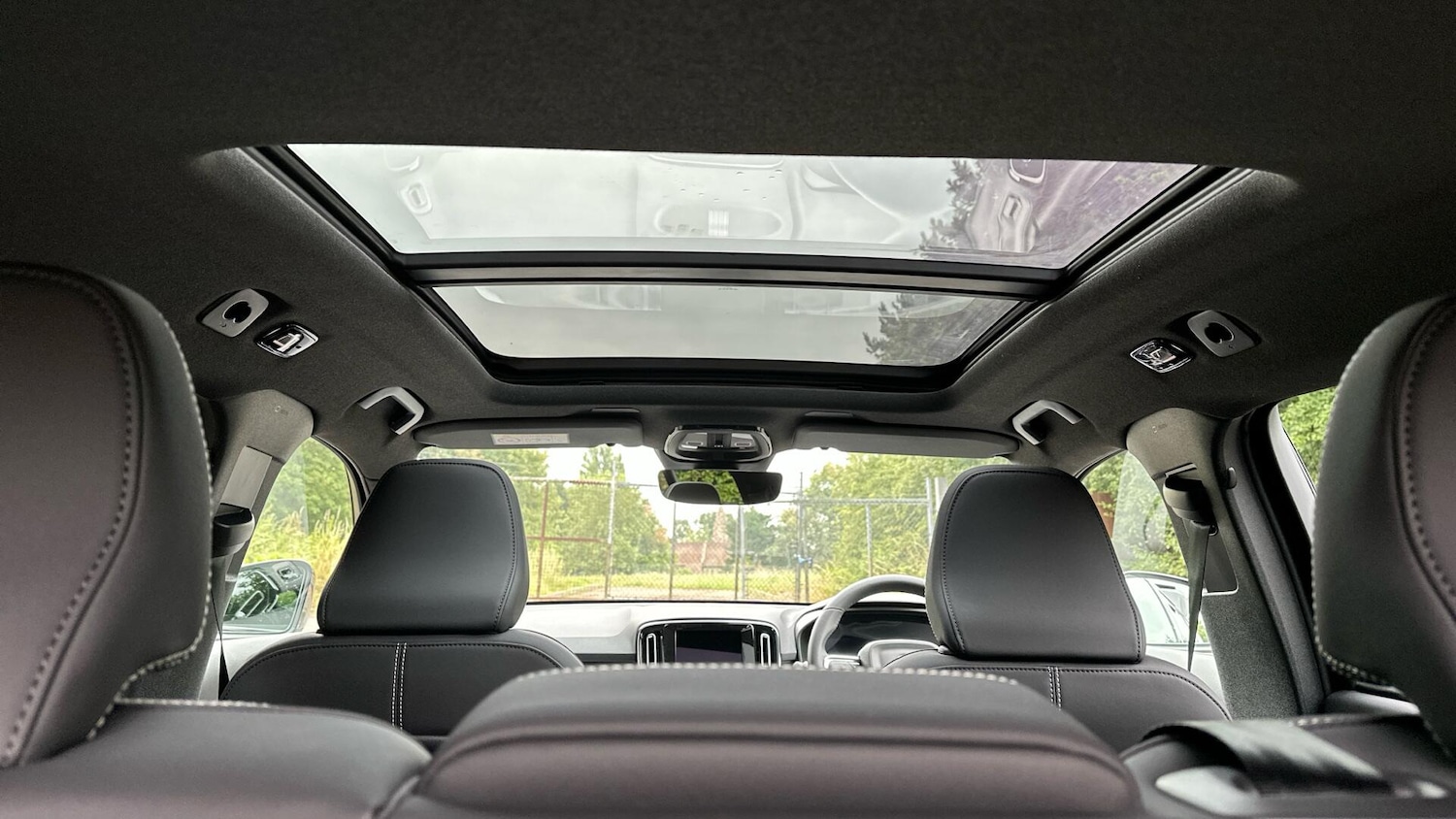 Used Volvo XC40 2025 for sale - 76336950: Photo 15