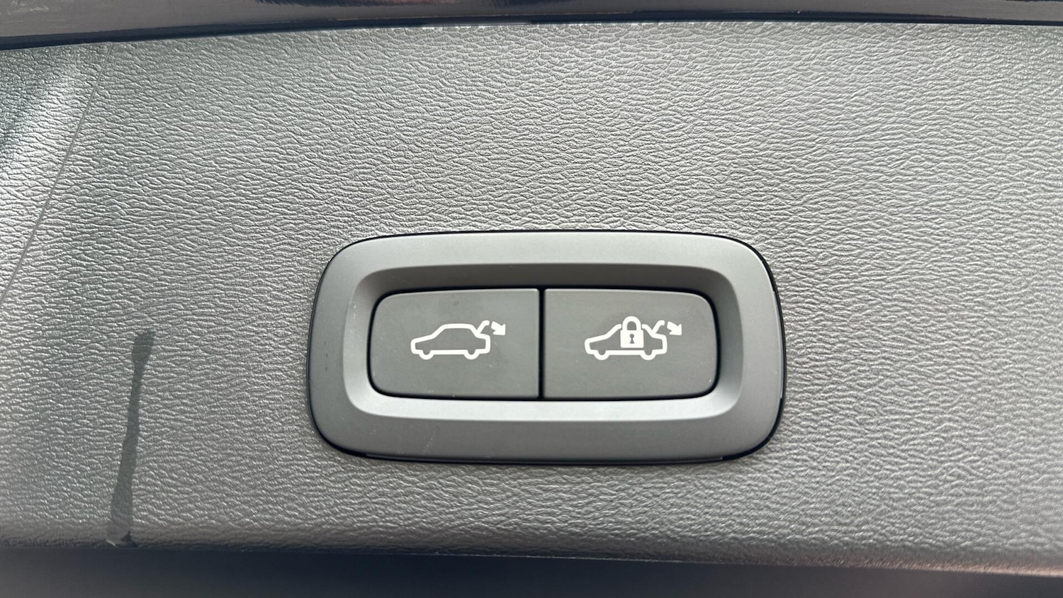 Used Volvo XC40 2025 for sale - 76336950: Photo 16