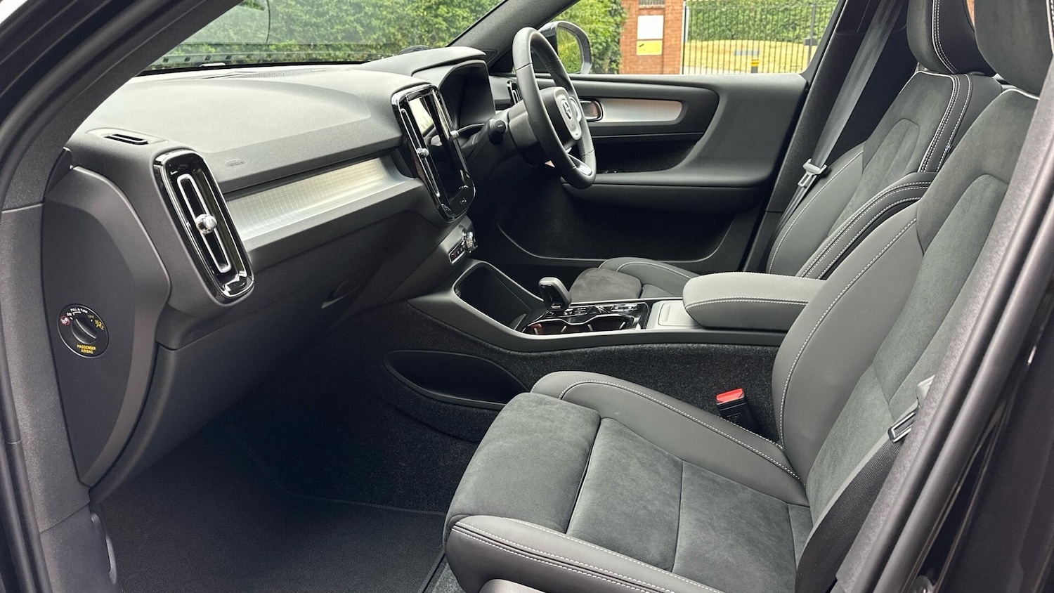 Used Volvo XC40 2025 for sale - 76336950: Photo 25