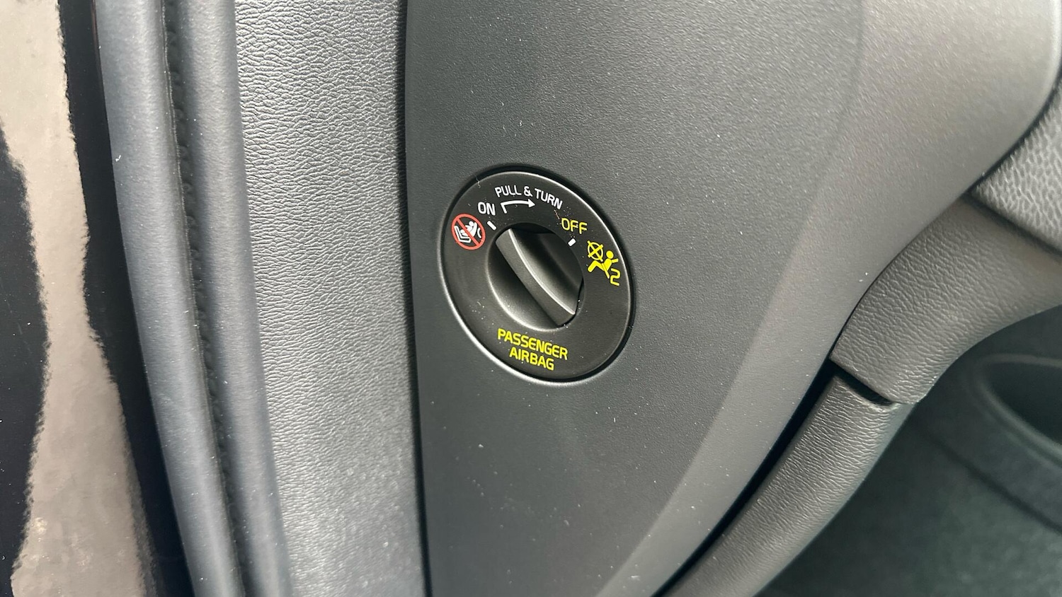 Used Volvo XC40 2025 for sale - 76336950: Photo 27