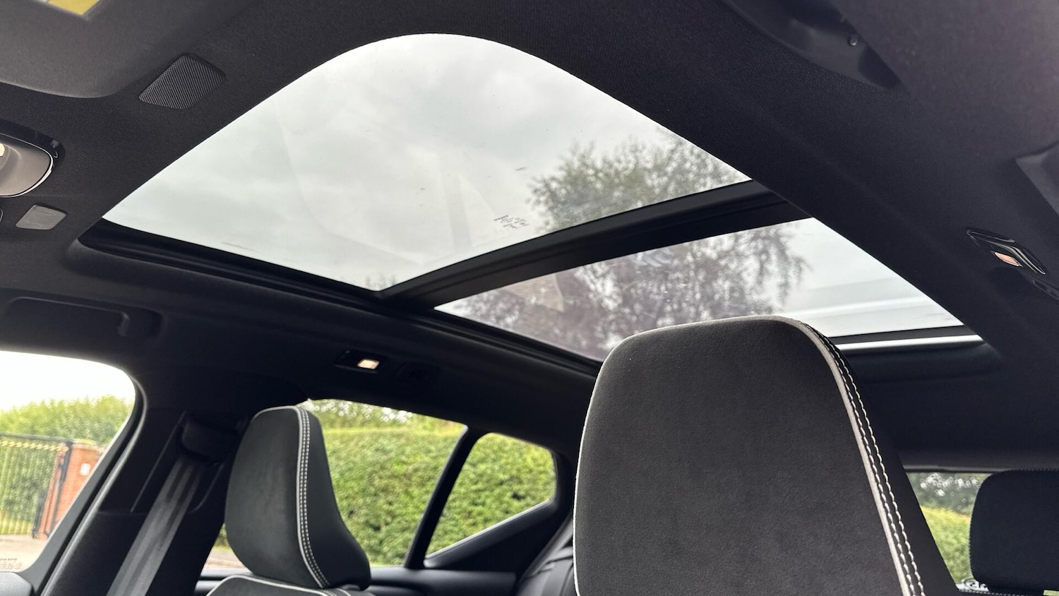 Used Volvo XC40 2025 for sale - 76336950: Photo 28