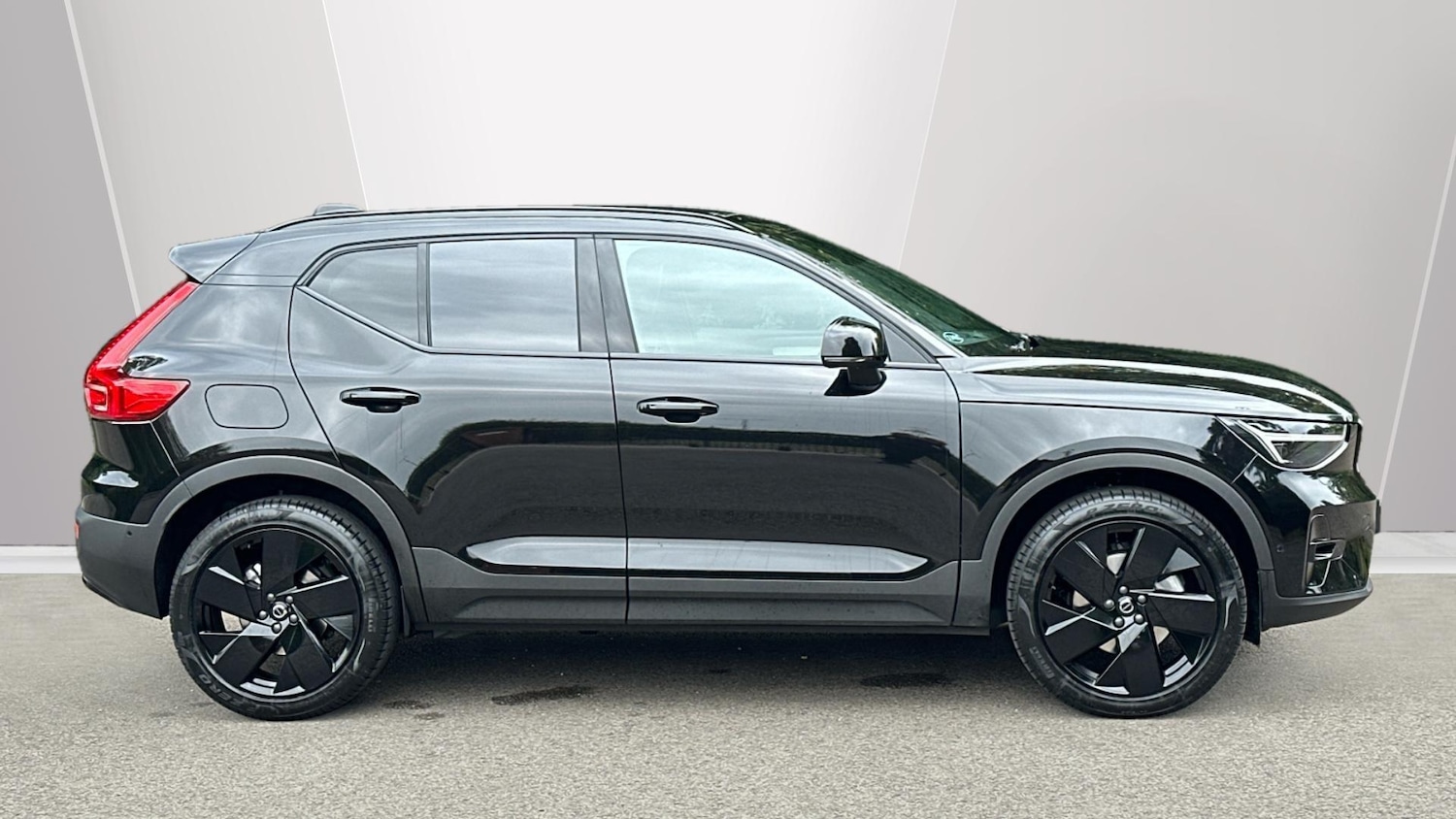 Used Volvo XC40 2025 for sale - 76336950: Photo 3