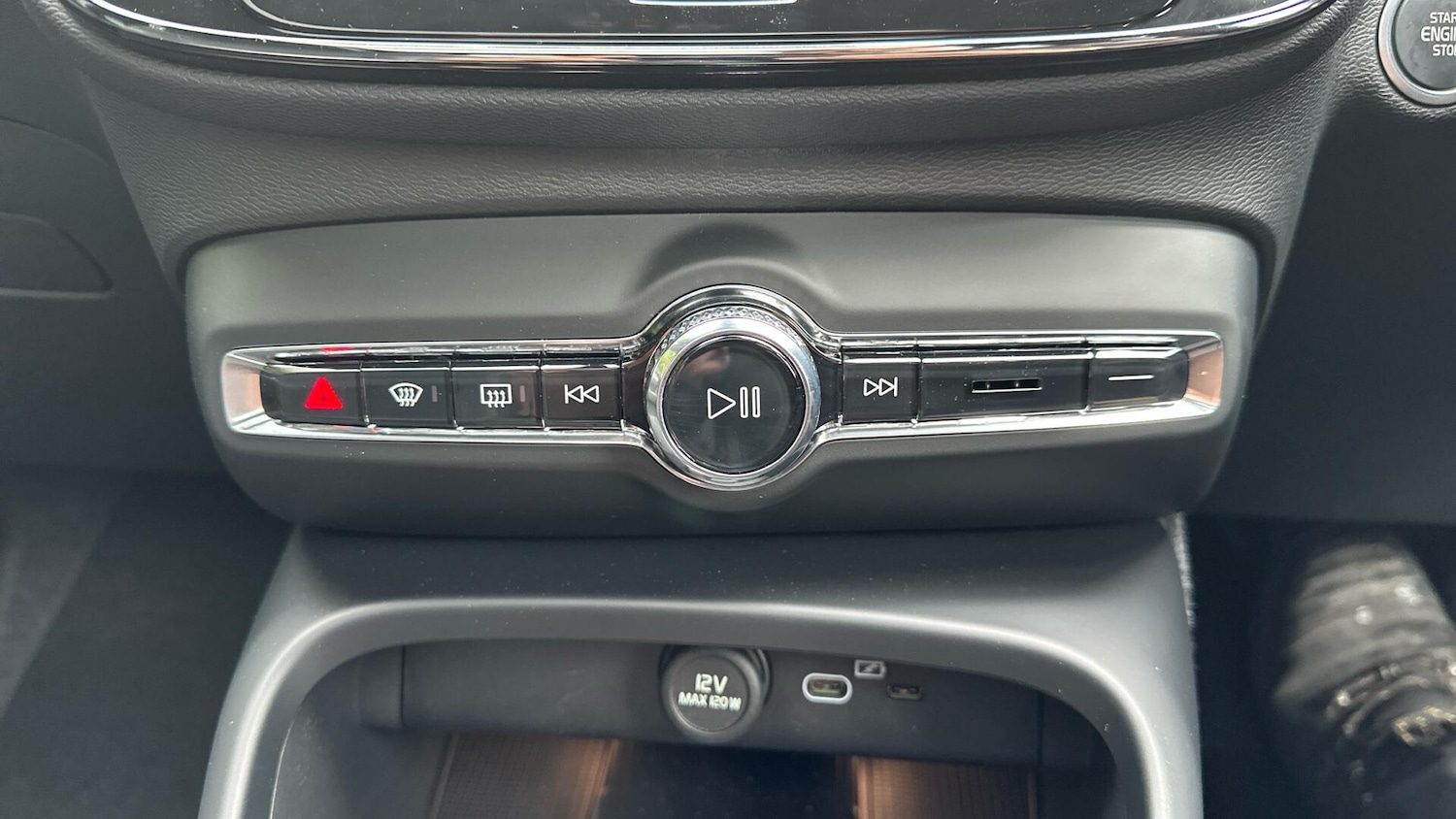 Used Volvo XC40 2025 for sale - 76336950: Photo 48