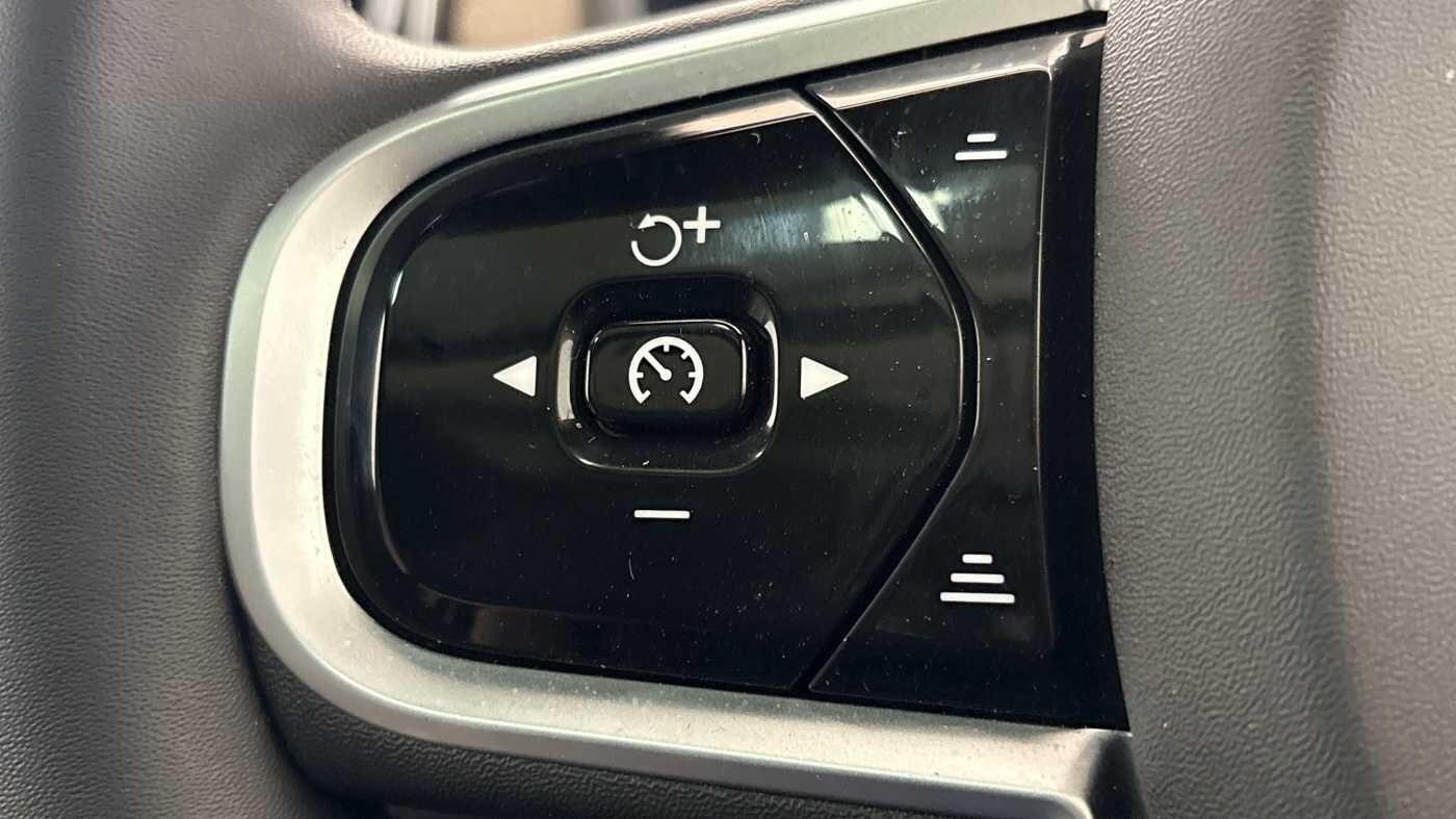 Used Volvo XC90 2025 for sale - 76765837: Photo 31