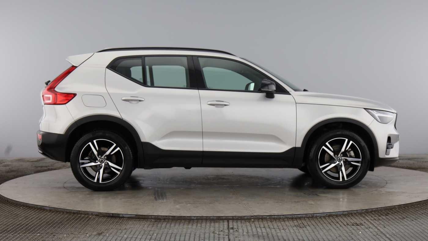 Used Volvo XC40 2022 for sale - 76432382: Photo 2