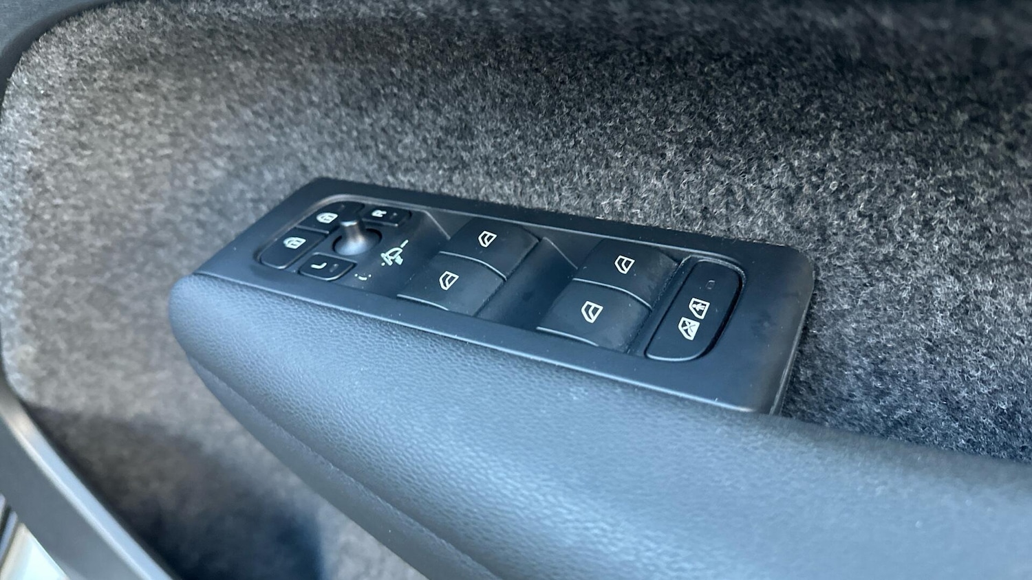 Used Volvo XC40 2022 for sale - 76432382: Photo 23