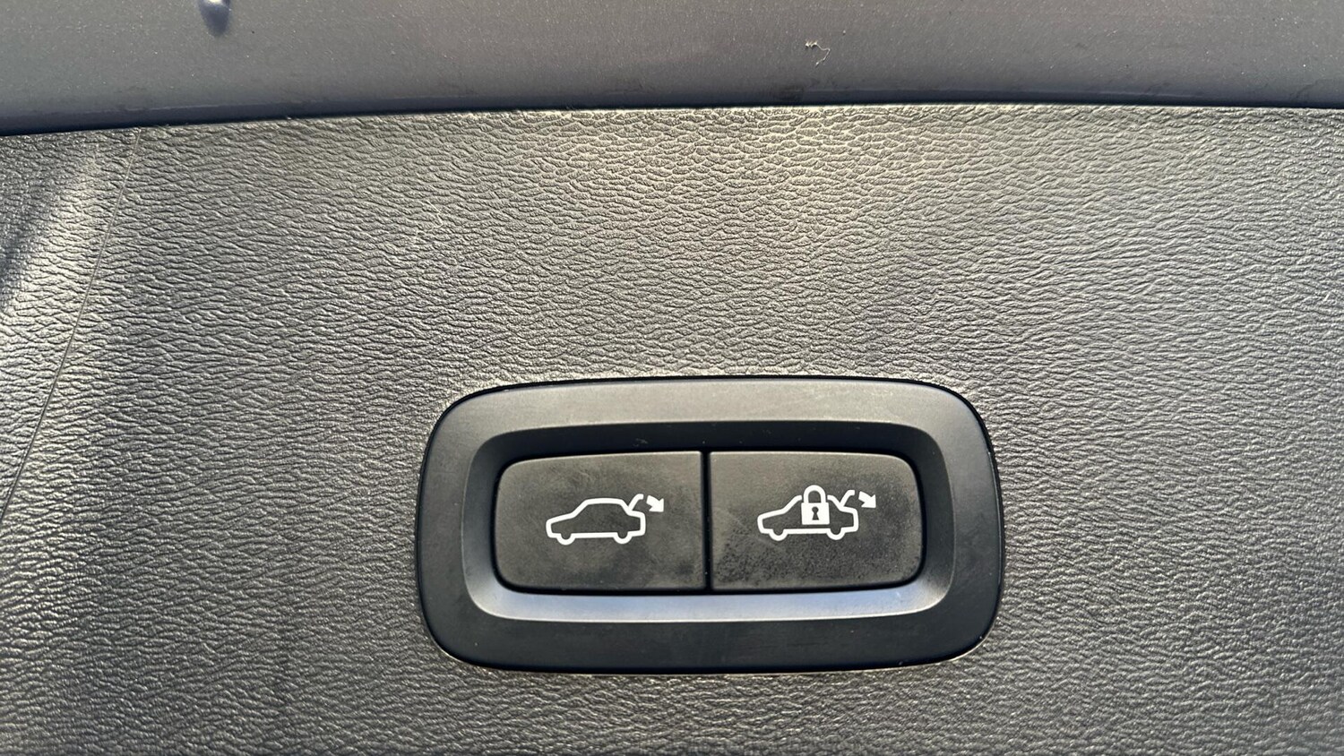 Used Volvo XC40 2022 for sale - 76432382: Photo 33