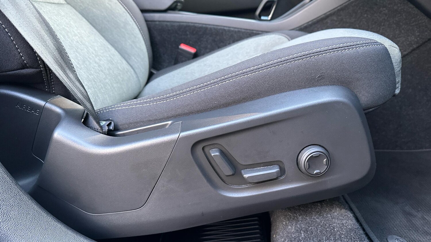 Used Volvo XC40 2022 for sale - 76432382: Photo 41