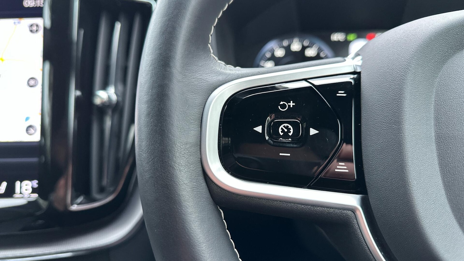 Used Volvo XC60 2021 for sale - 76585345: Photo 21