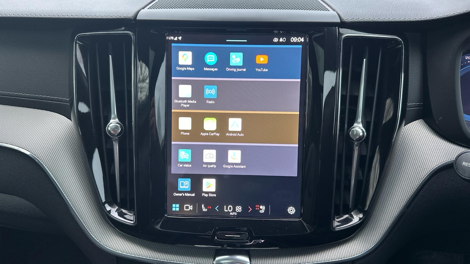 Used Volvo XC60 2025 for sale - 77672920: Photo 12