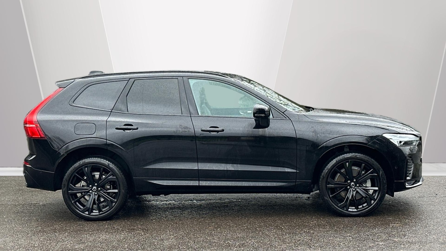 Used Volvo XC60 2025 for sale - 77672920: Photo 3