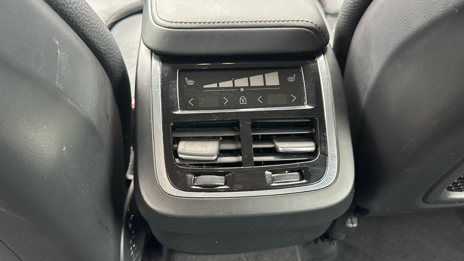 Used Volvo XC60 2024 for sale - 77672928: Photo 25