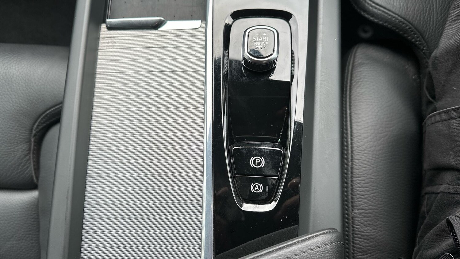 Used Volvo XC60 2024 for sale - 77672928: Photo 44