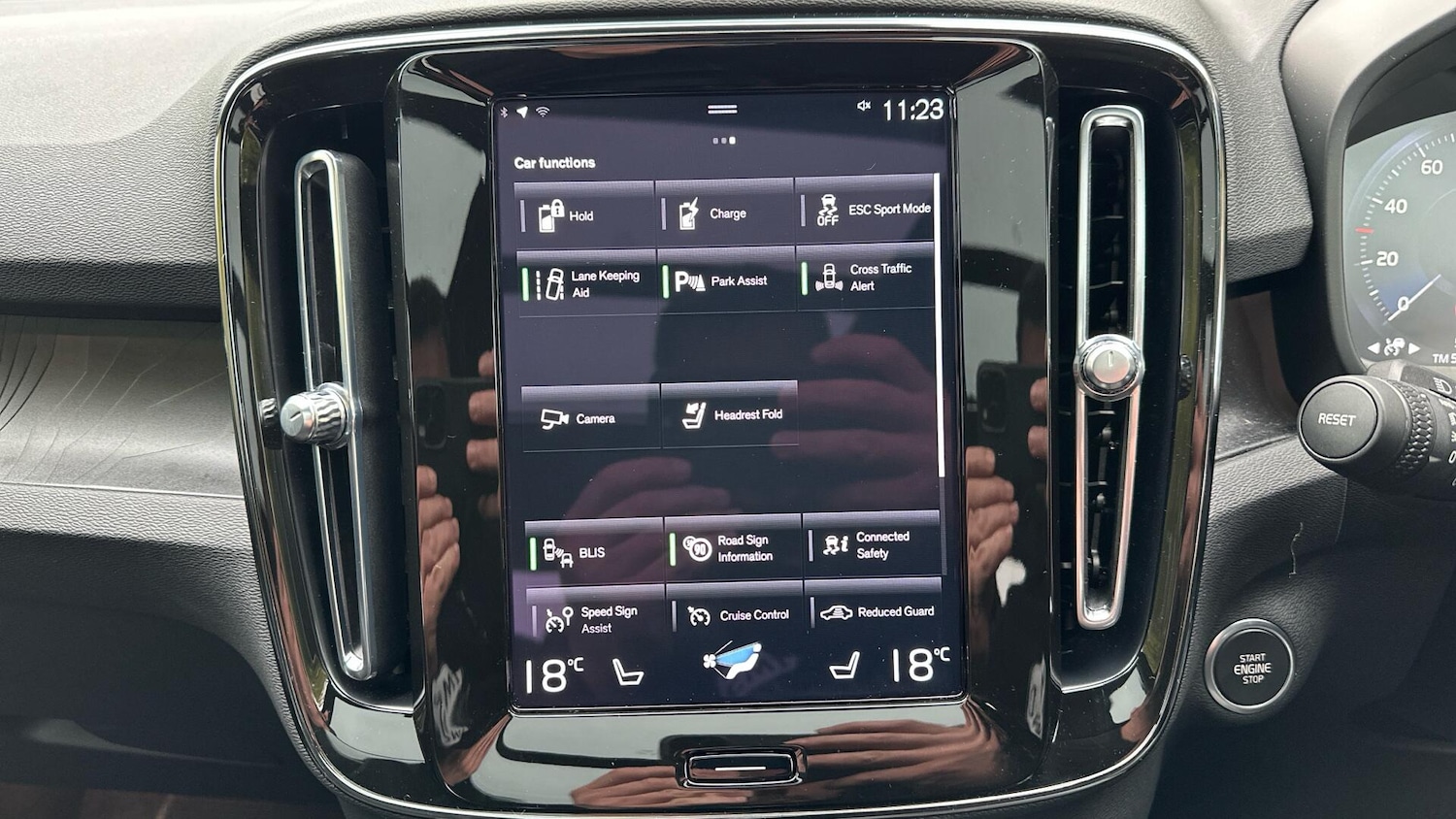 Used Volvo XC40 2022 for sale - 76337576: Photo 34