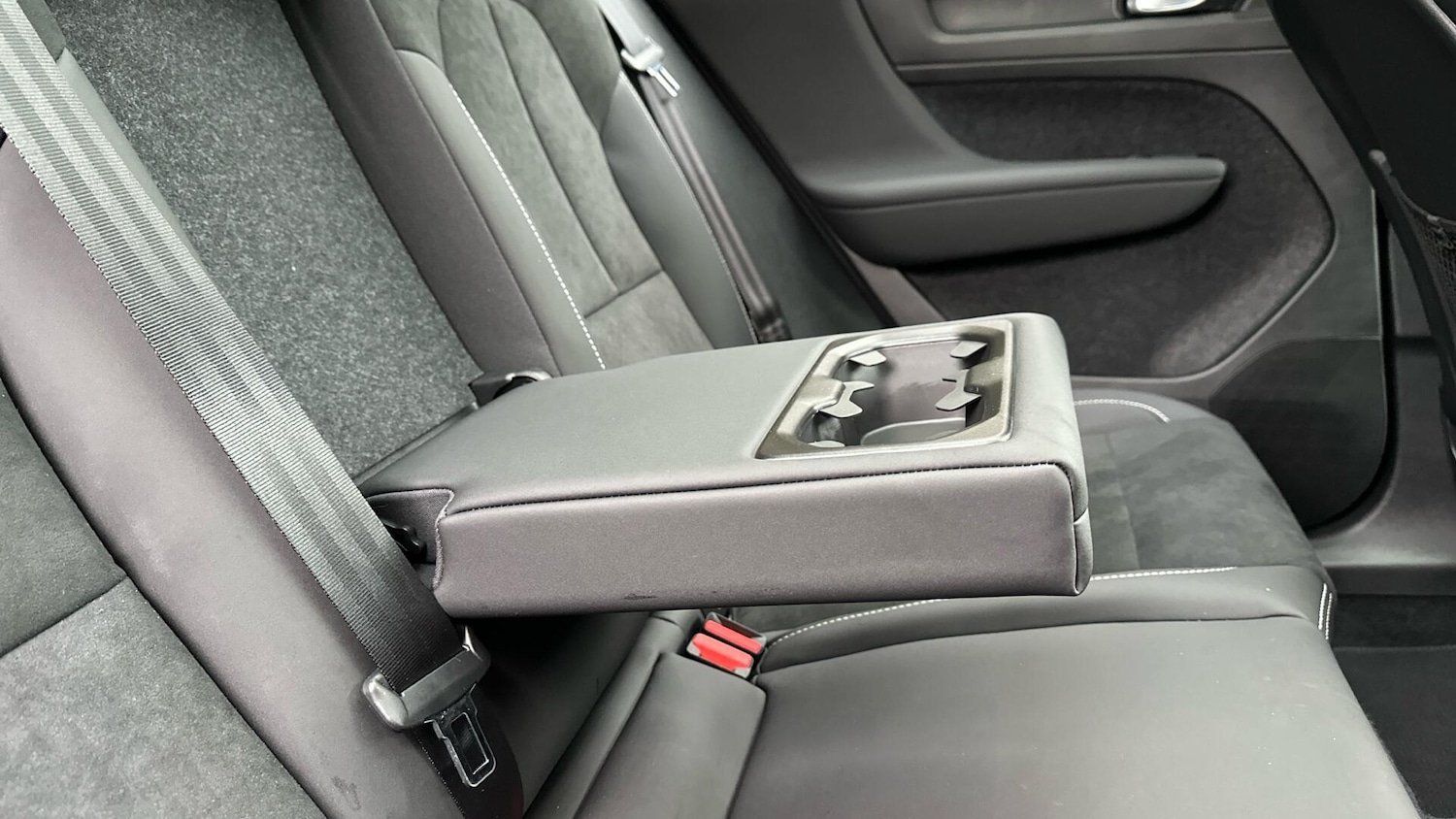 Used Volvo XC40 2022 for sale - 76337576: Photo 45