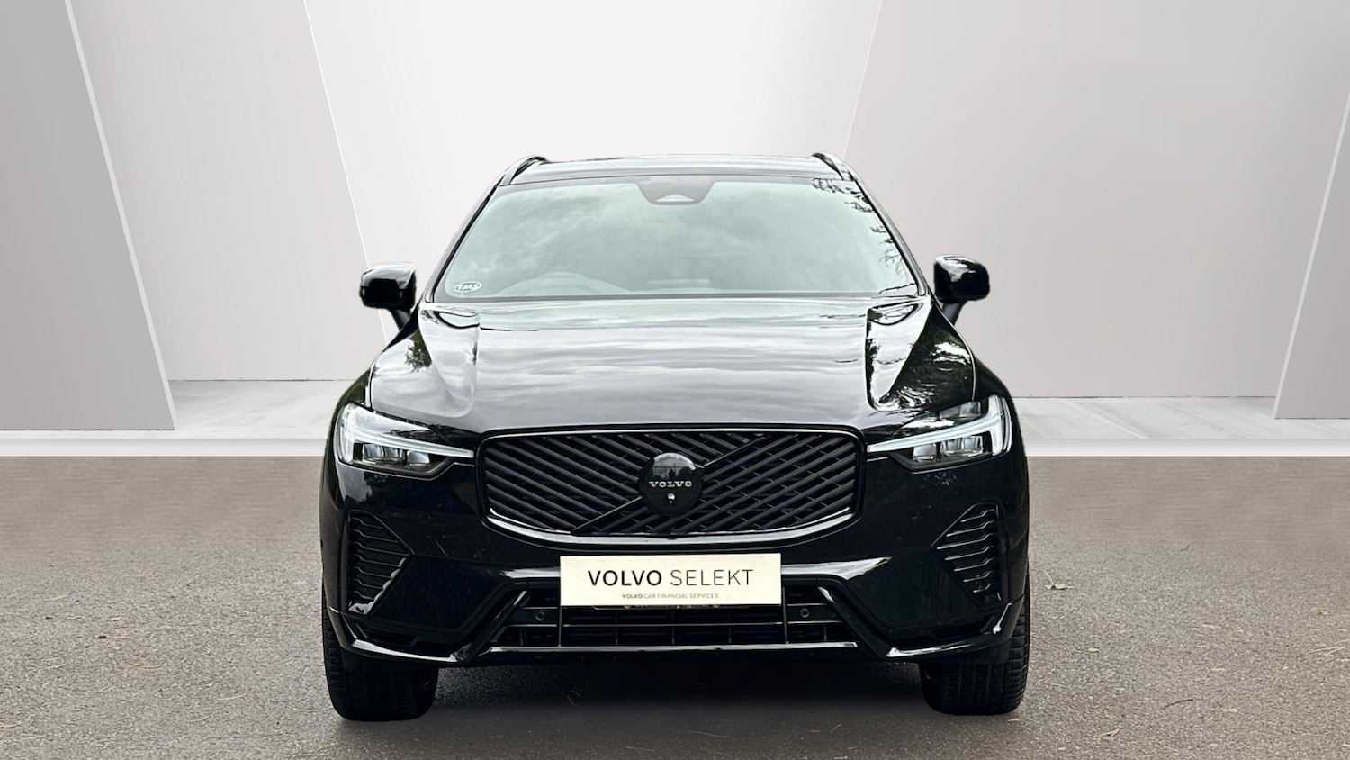 Used Volvo XC60 2025 for sale - 76336571: Photo 2