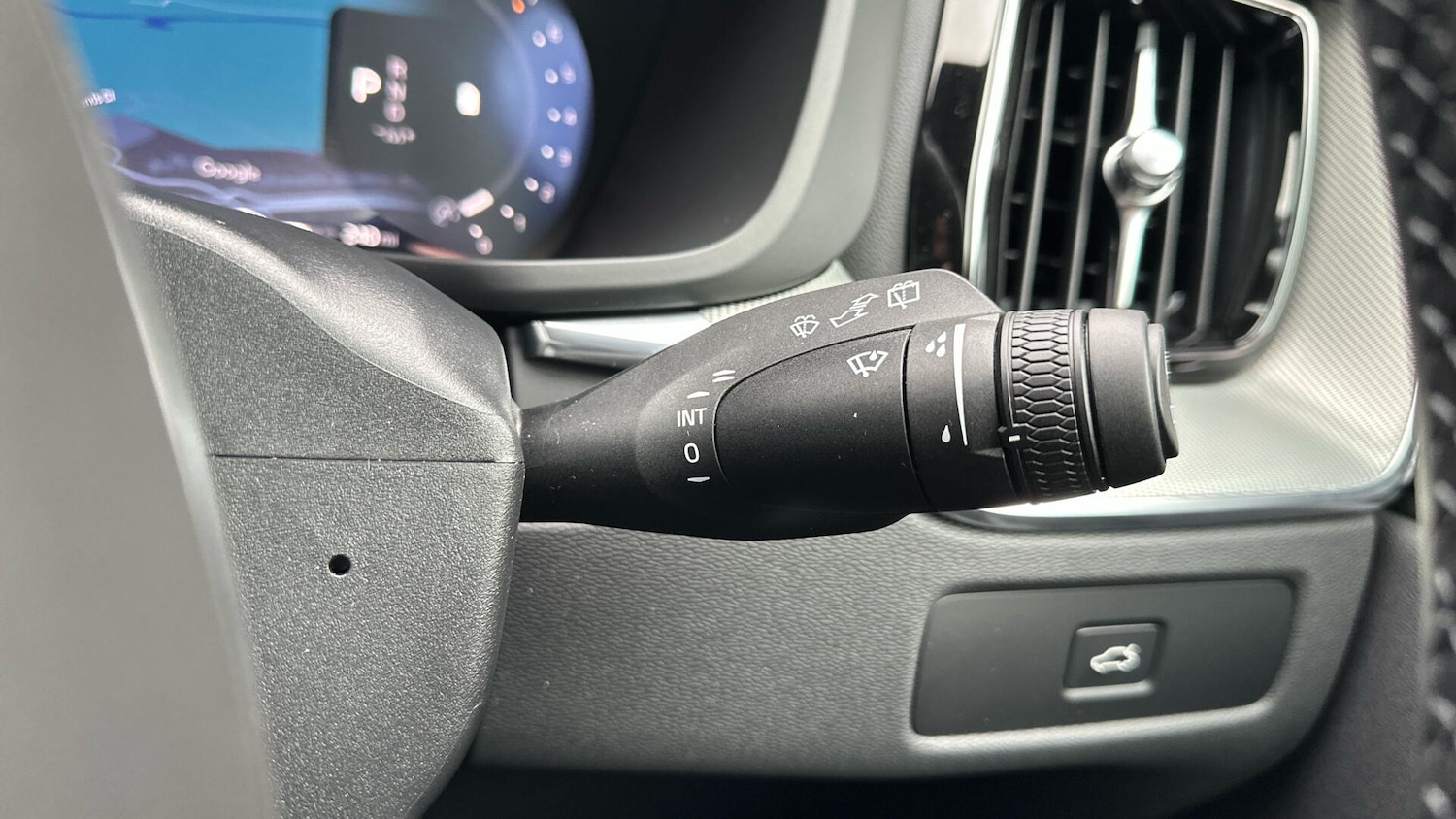 Used Volvo XC60 2025 for sale - 76336571: Photo 24