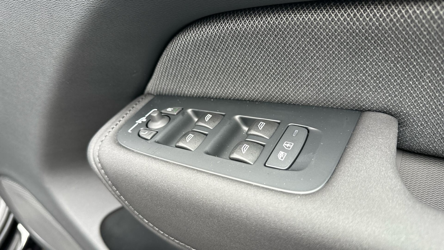 Used Volvo XC60 2025 for sale - 76336571: Photo 25