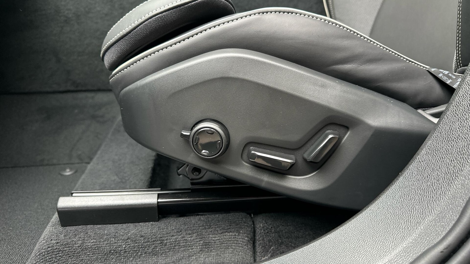 Used Volvo XC60 2025 for sale - 76336571: Photo 30