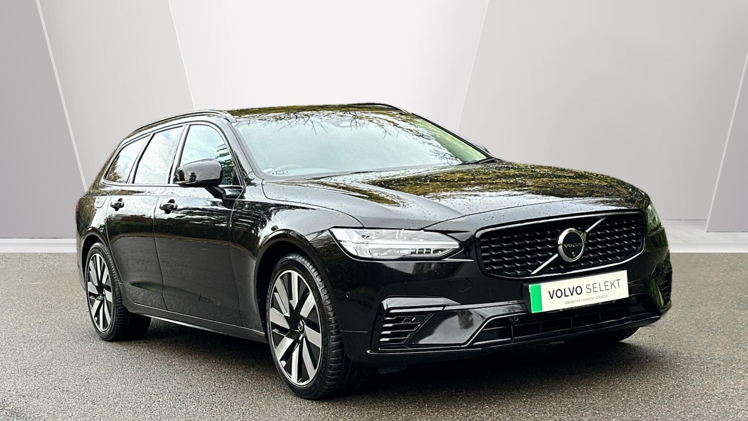Used Volvo V90 2024 for sale - 76584075: Photo 1