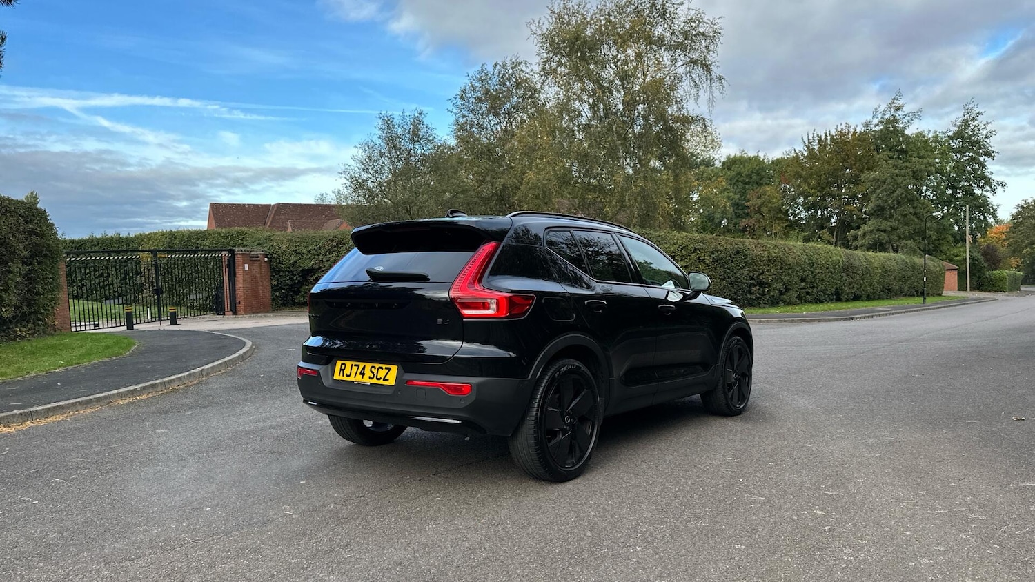 Used Volvo XC40 2024 for sale - 76337812: Photo 11