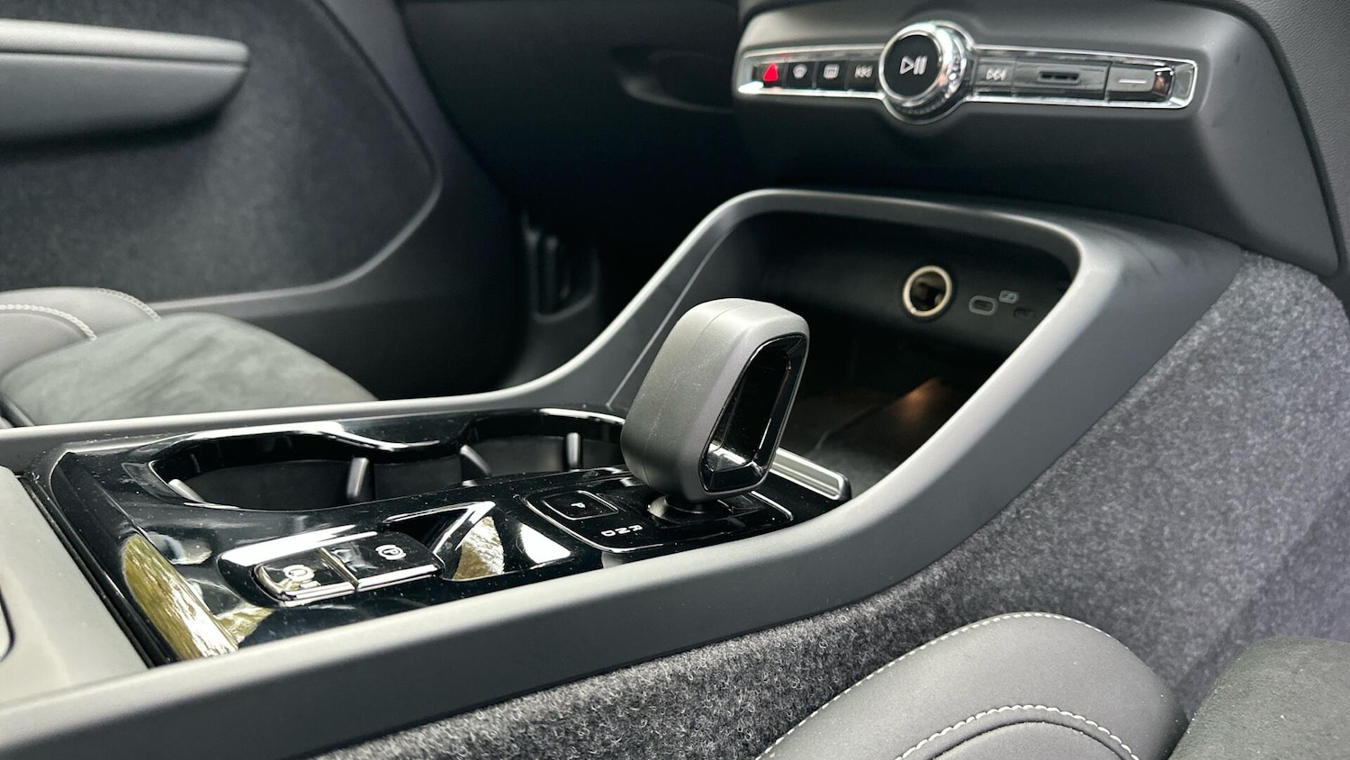 Used Volvo XC40 2024 for sale - 76337812: Photo 13