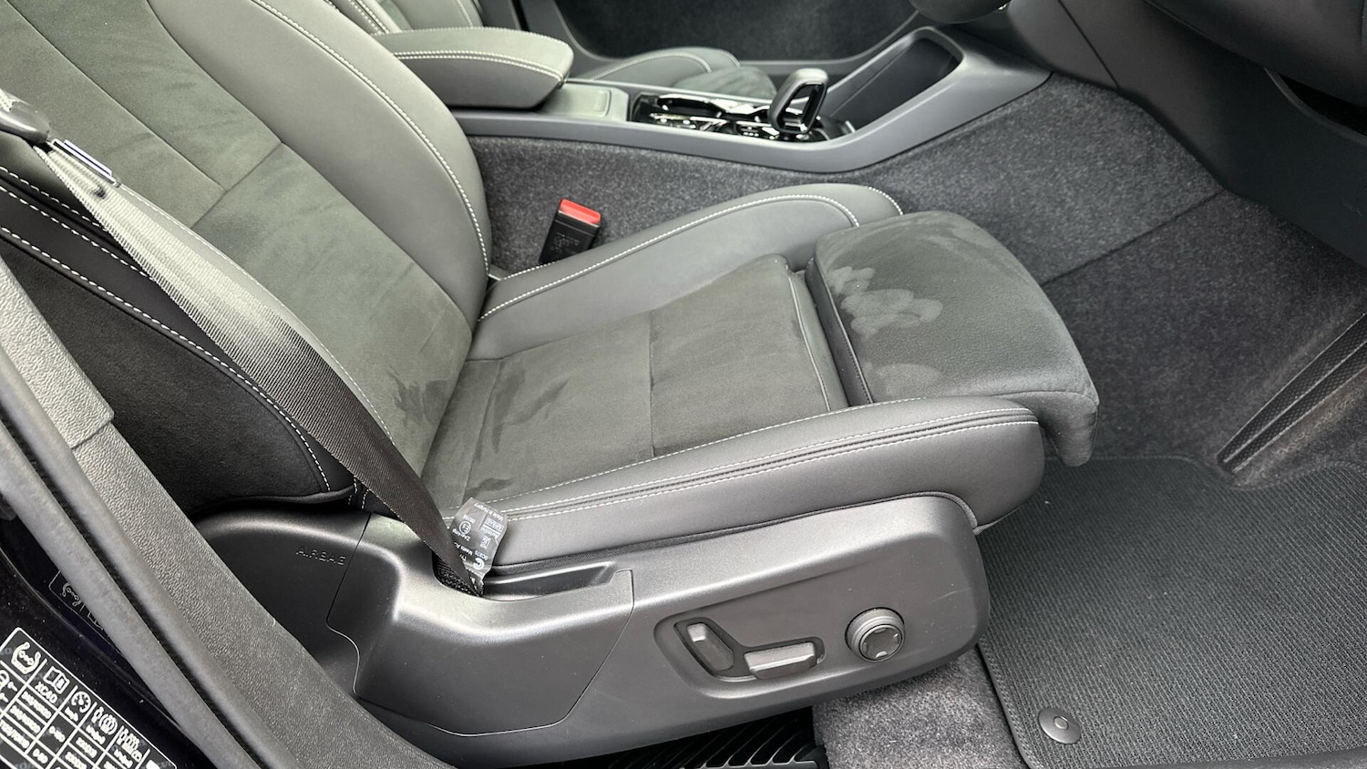 Used Volvo XC40 2024 for sale - 76337812: Photo 17