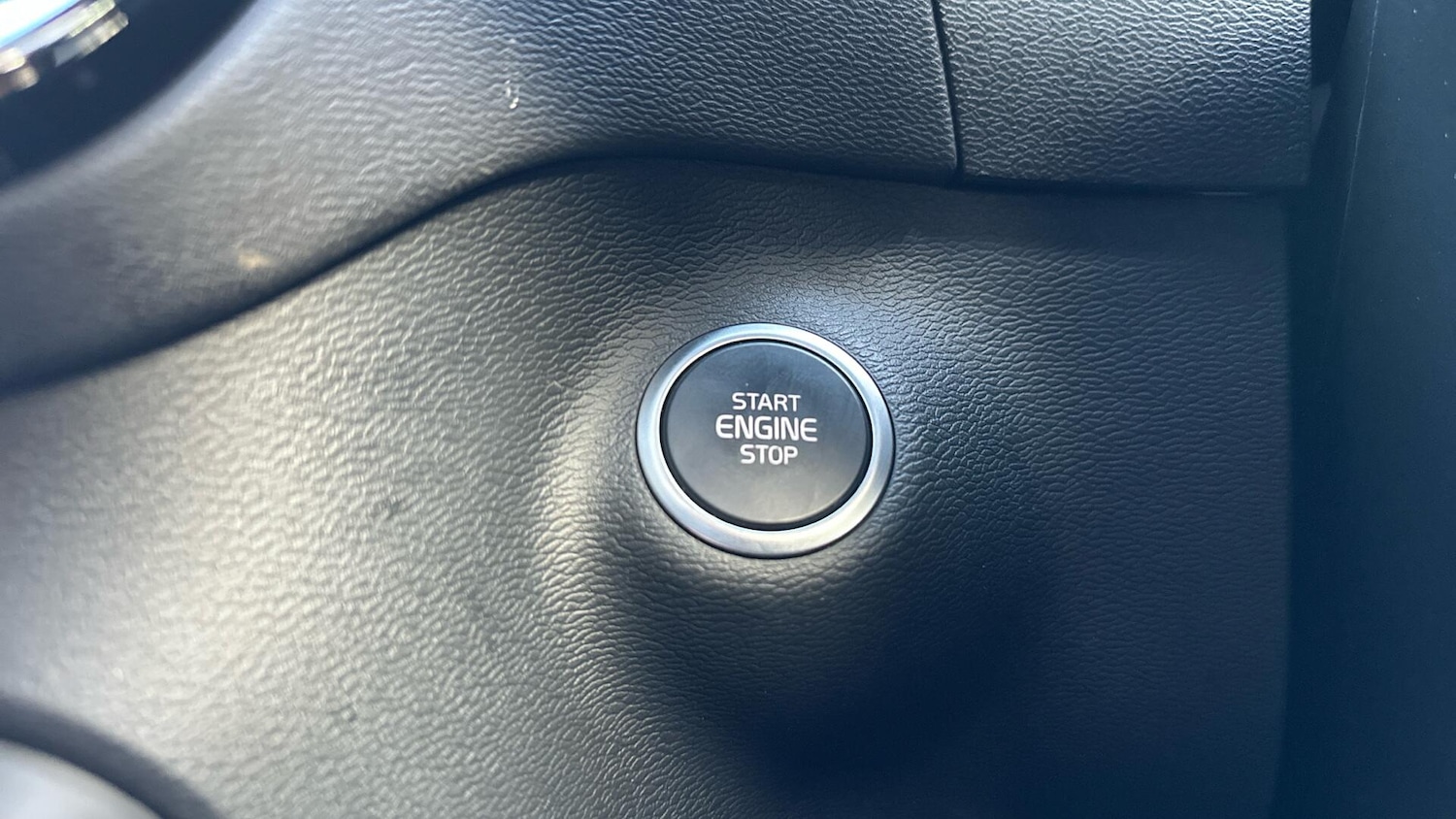 Used Volvo XC40 2024 for sale - 76337812: Photo 25