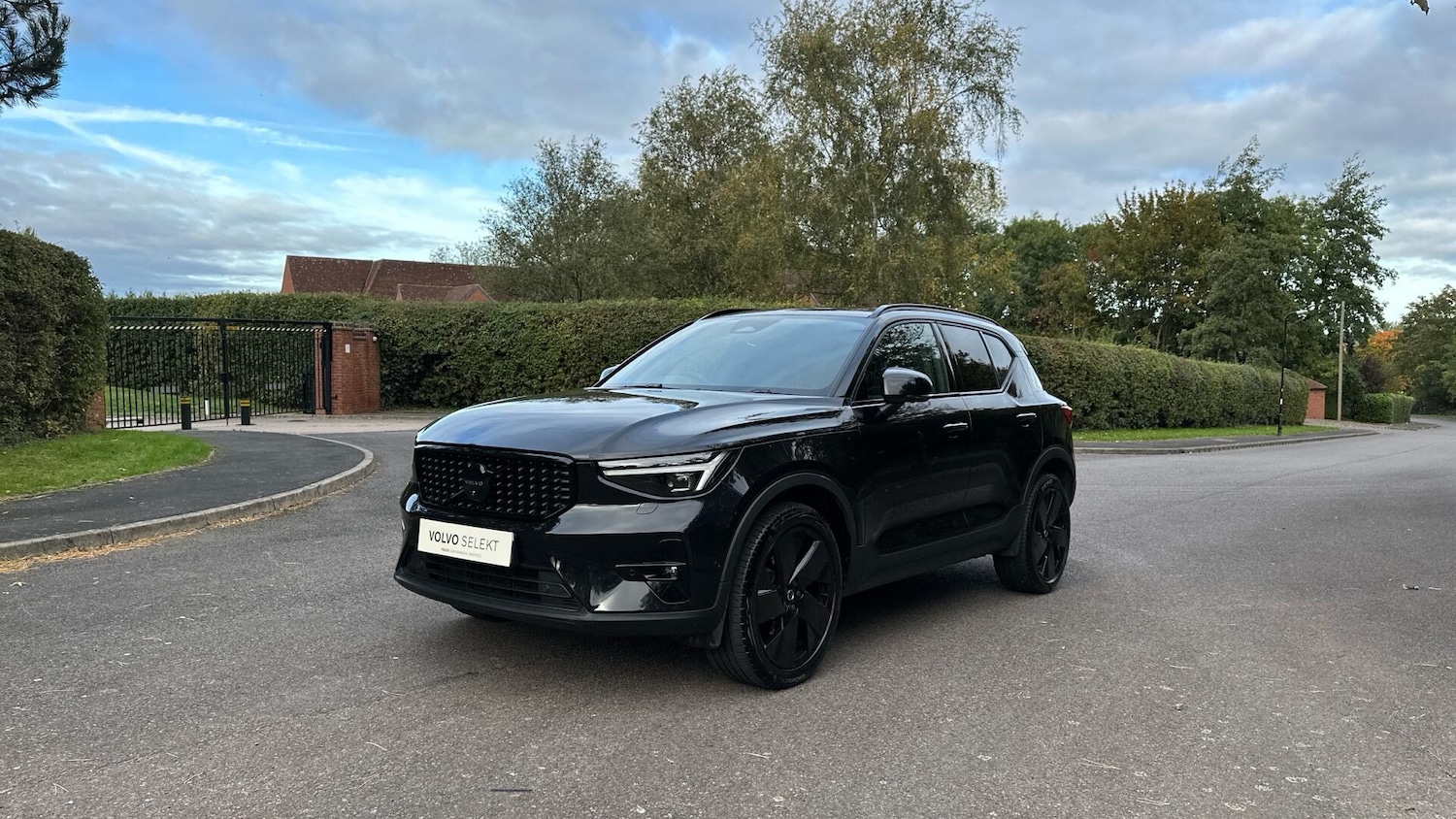 Used Volvo XC40 2024 for sale - 76337812: Photo 3