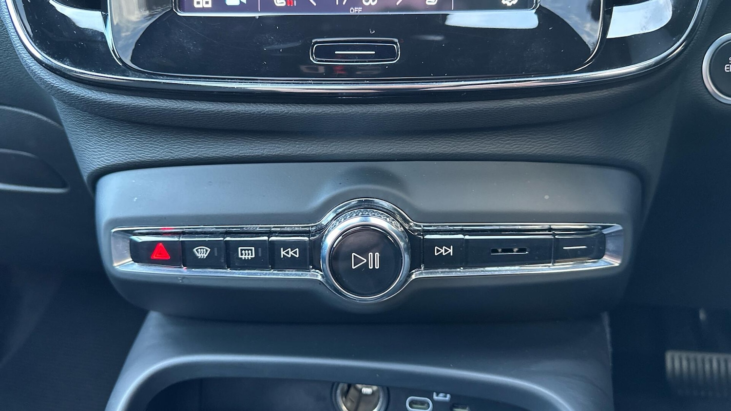 Used Volvo XC40 2024 for sale - 76337812: Photo 31