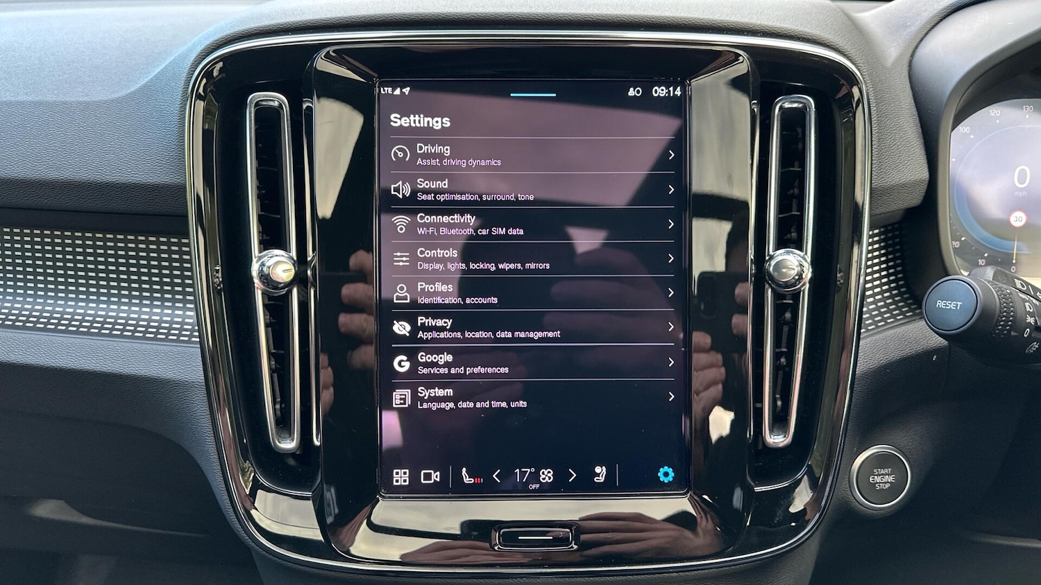 Used Volvo XC40 2024 for sale - 76337812: Photo 35