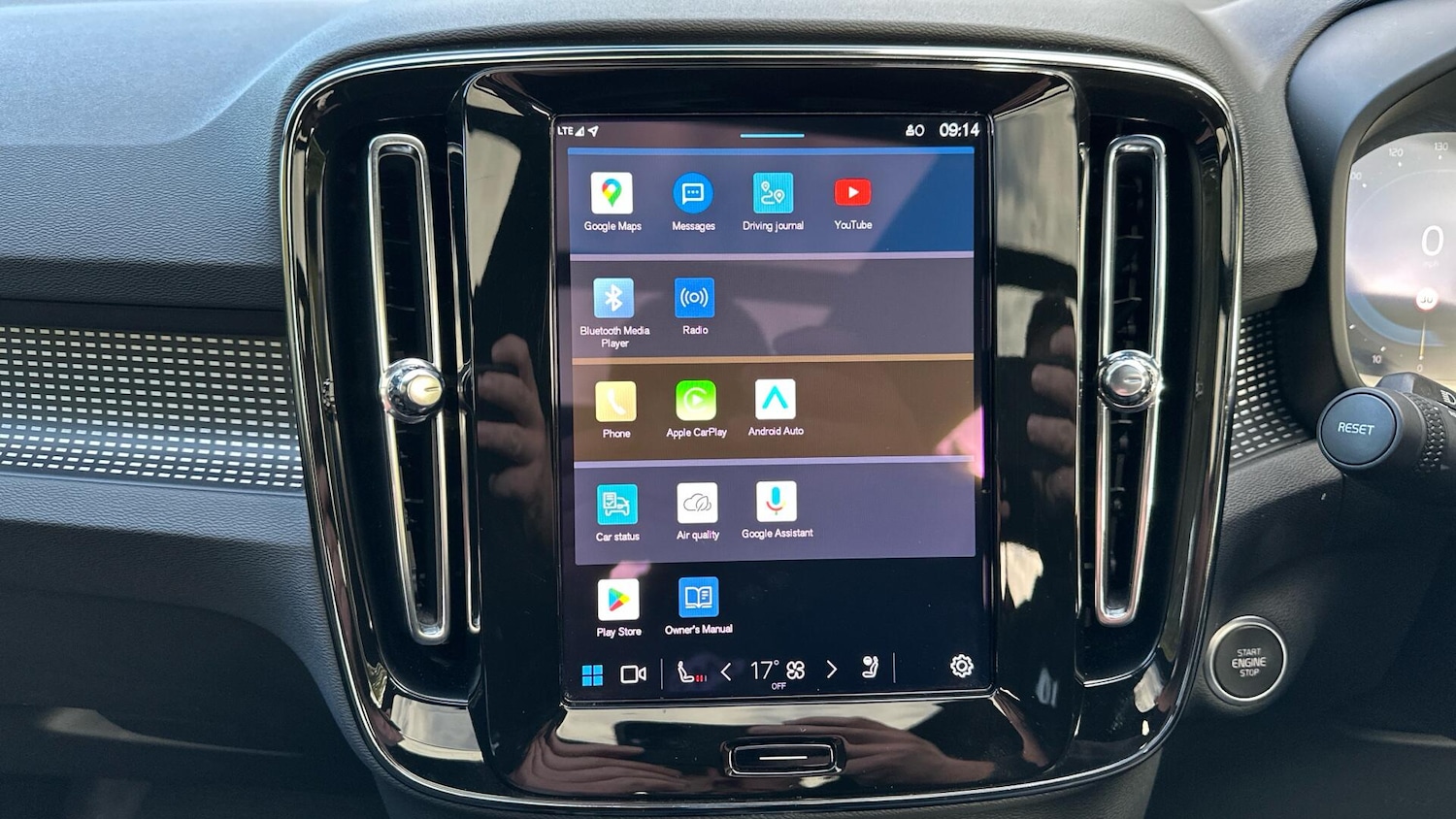 Used Volvo XC40 2024 for sale - 76337812: Photo 38