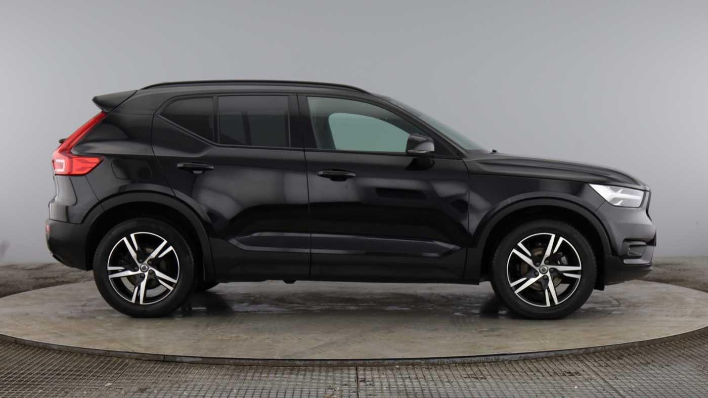 Used Volvo XC40 2021 for sale - 76432572: Photo 2
