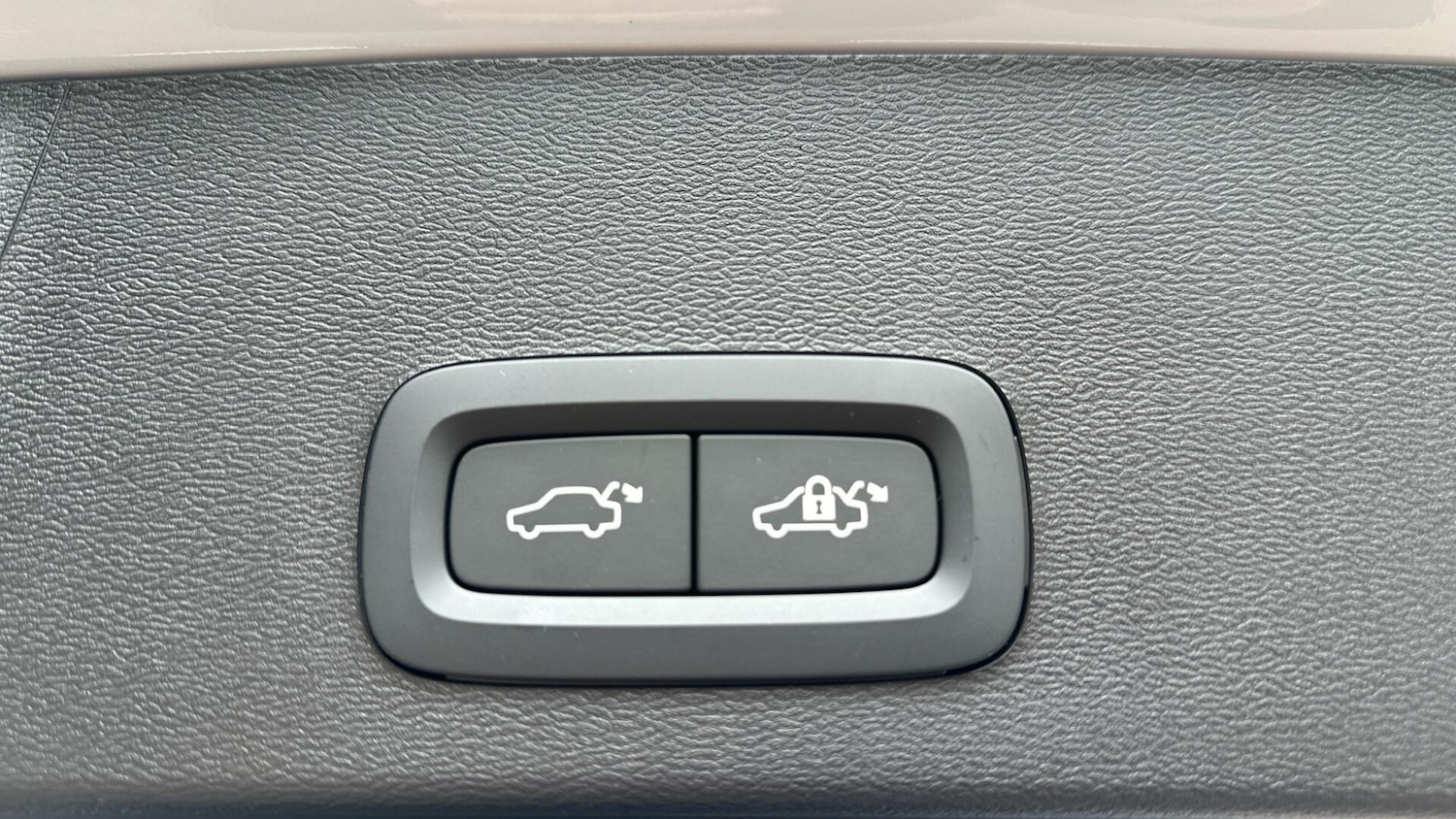 Used Volvo XC40 2025 for sale - 76336615: Photo 26