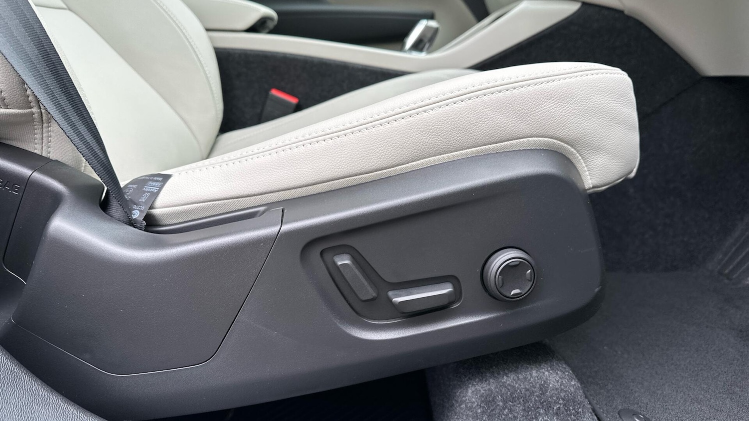 Used Volvo XC40 2025 for sale - 76336615: Photo 29