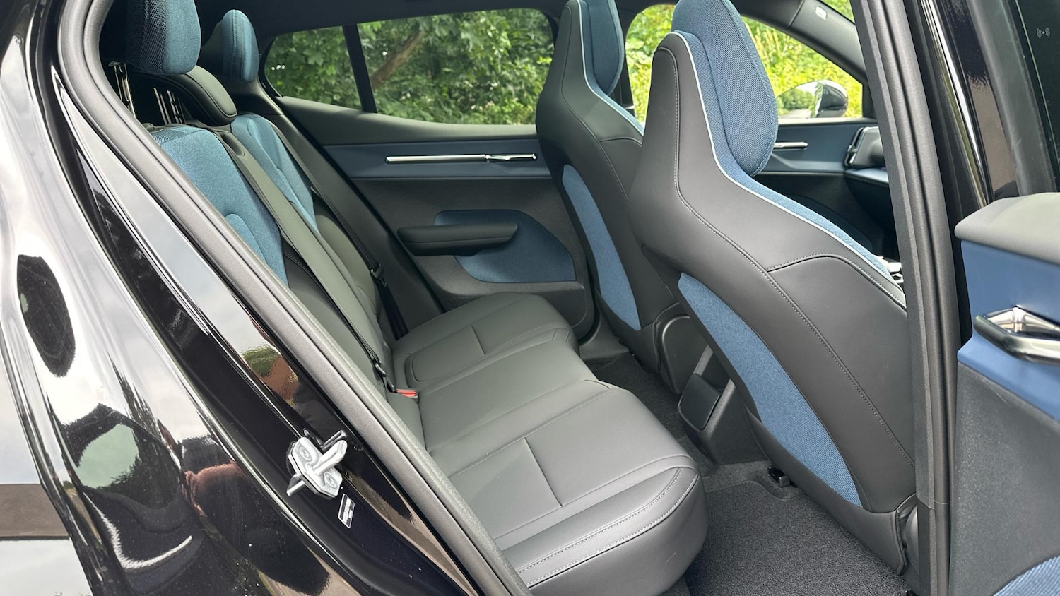 Used Volvo EX30 2025 for sale - 76336924: Photo 16