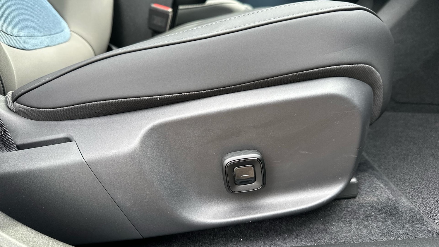 Used Volvo EX30 2025 for sale - 76336924: Photo 28