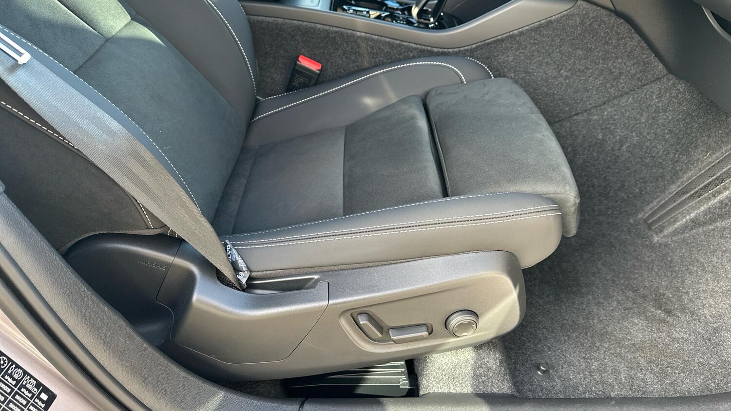 Used Volvo XC40 2025 for sale - 77672906: Photo 30