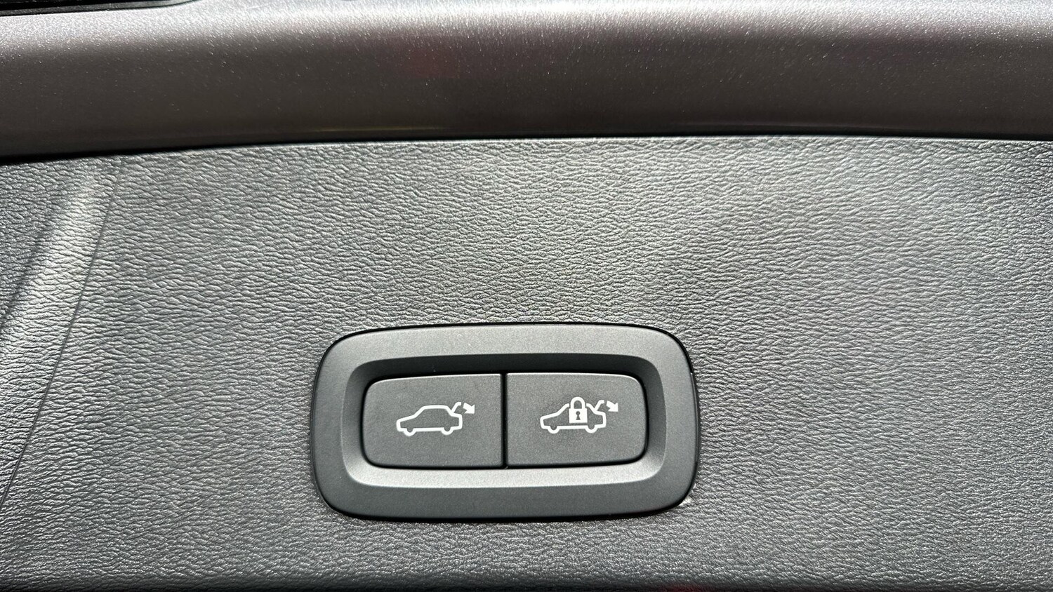 Used Volvo XC40 2025 for sale - 77672906: Photo 34