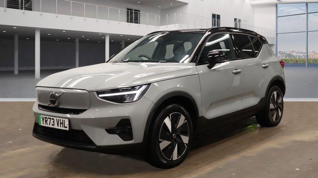Used Volvo XC40 2023 for sale - 77672910: Photo 2