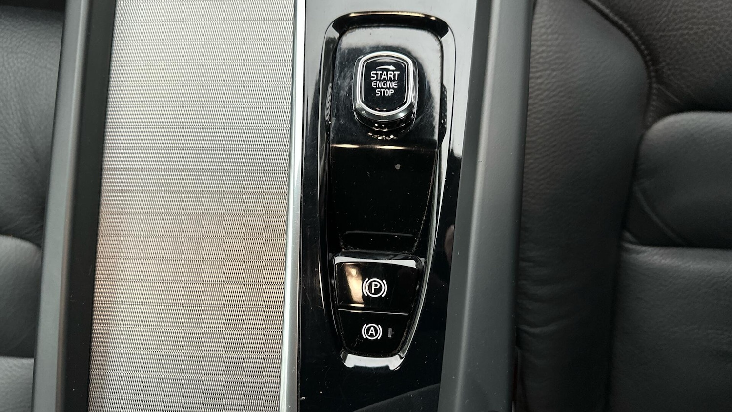 Used Volvo XC60 2023 for sale - 76336910: Photo 26