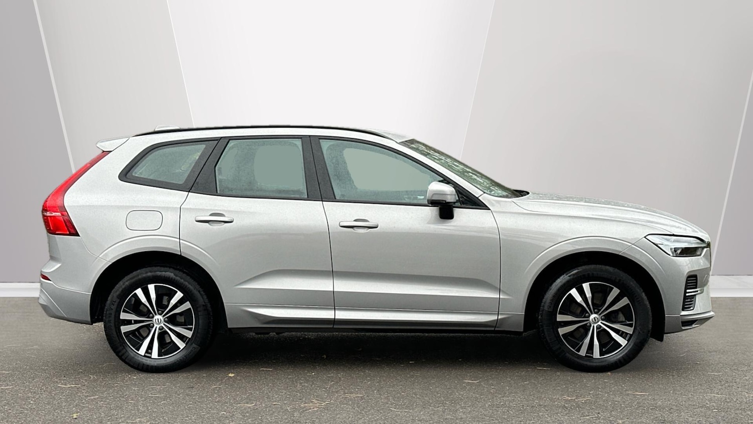 Used Volvo XC60 2023 for sale - 76336910: Photo 3