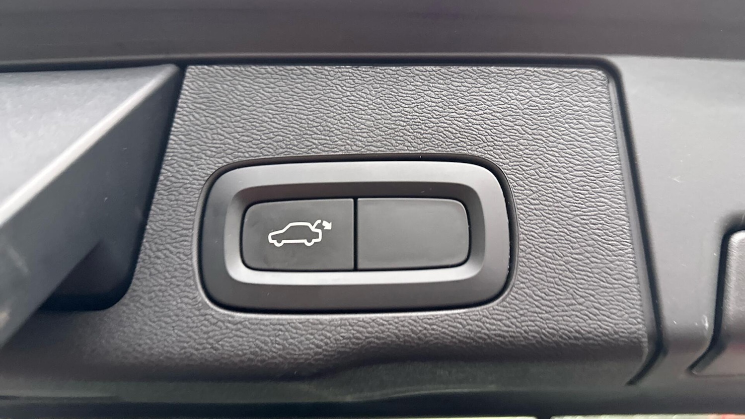 Used Volvo XC60 2023 for sale - 76336910: Photo 33