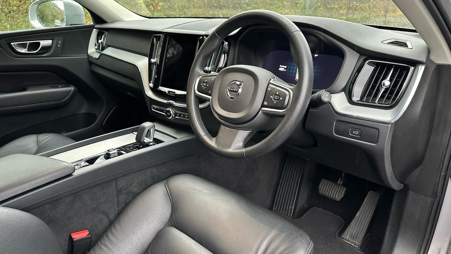 Used Volvo XC60 2023 for sale - 76336910: Photo 4